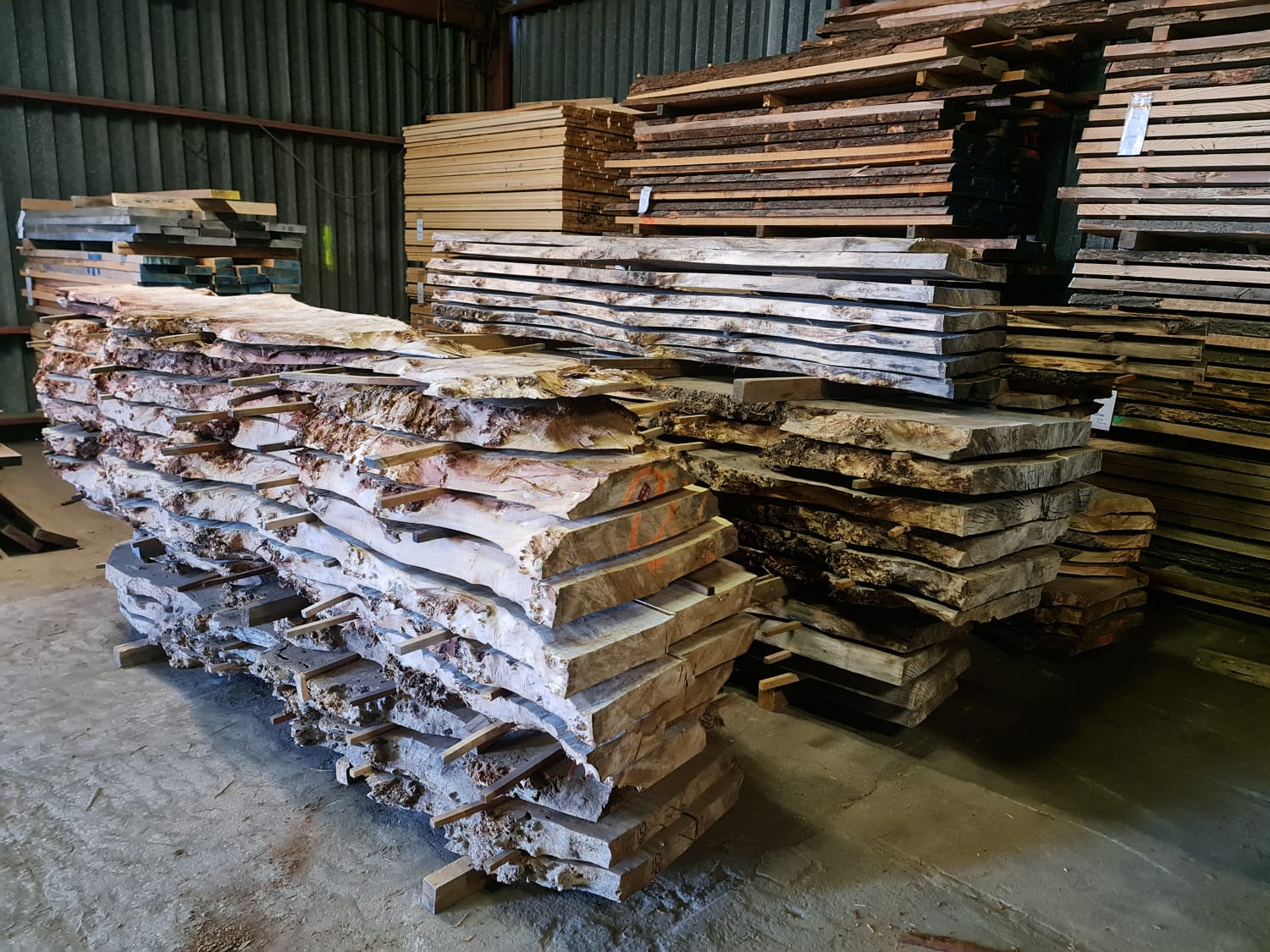 Prodejní sklad WOOD STORE - truhlářské a exotické řezivo