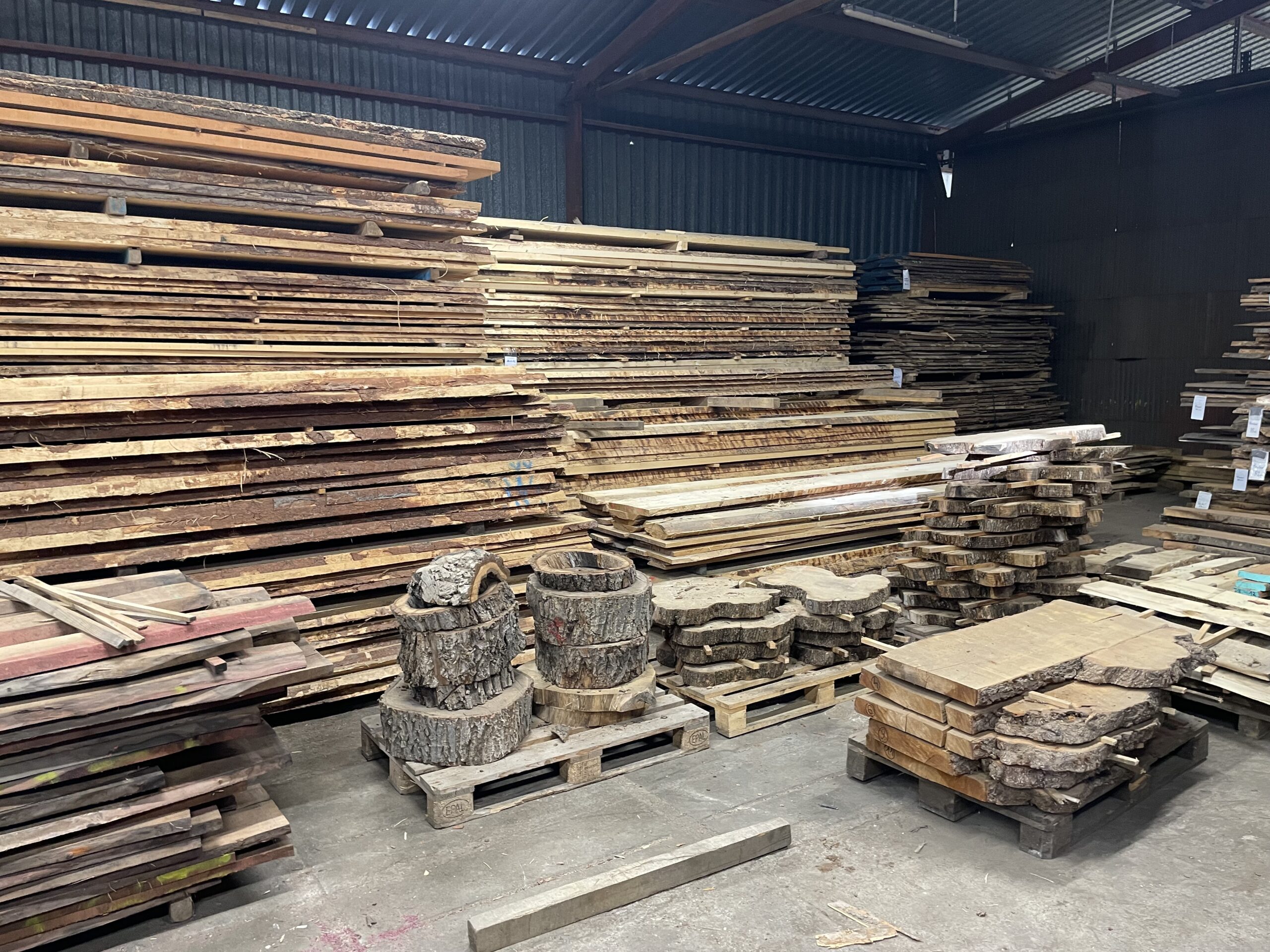 Prodejní sklad WOOD STORE - truhlářské a exotické řezivo